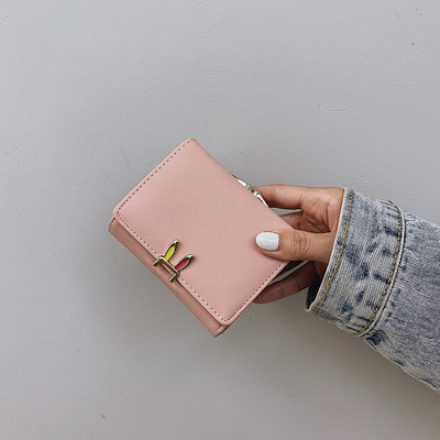 Καθημερινό γυναικείο πορτοφόλι με κούμπωμα