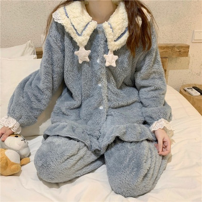 Дамска пижама с копчета и дантела широк модел