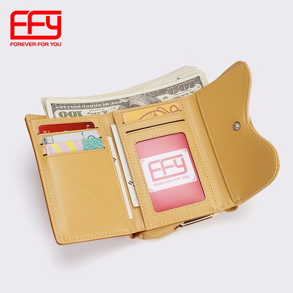 Naiste rahakott metallist kinnitusega