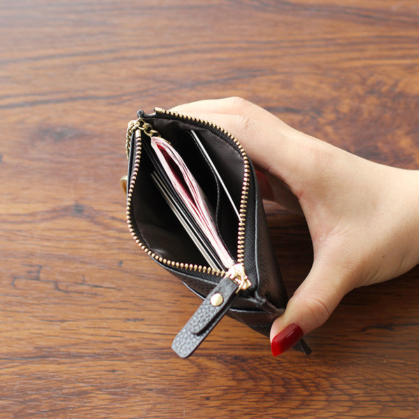 Γυναικείο έκο δερμάτινο πορτοφόλι με τσέπες και φερμουάρ