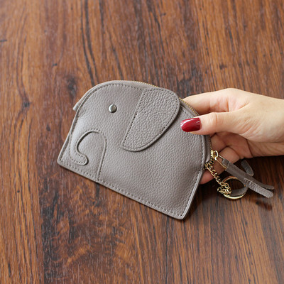 Ženski novčanik za svakodnevnu upotrebu s 3D elementom i metalnim lancem