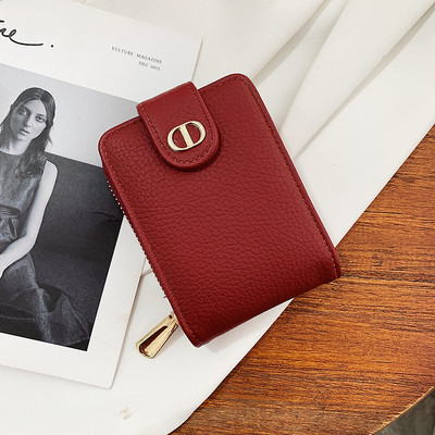 Mitmes värvitoonis lukuga naiste nahast rahakott