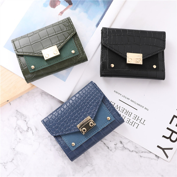 Aktuális női pénztárca csattal