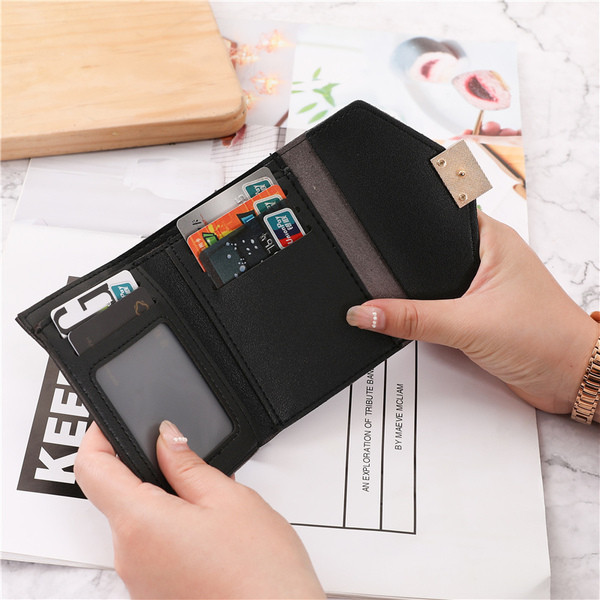 Aktuális női pénztárca csattal