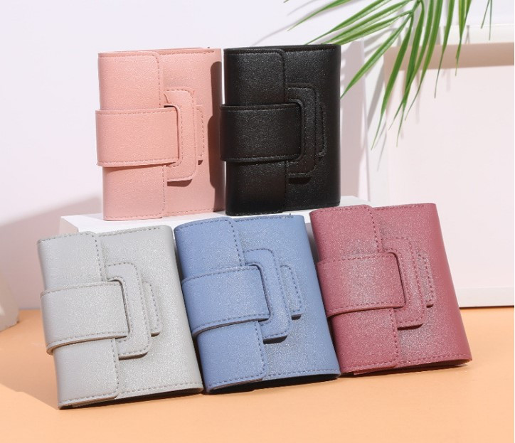 Moderan i kompaktan ženski novčanik u nekoliko boja