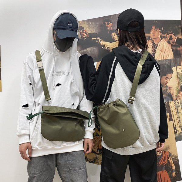 Alkalmi táska férfiaknak és nőknek egyaránt