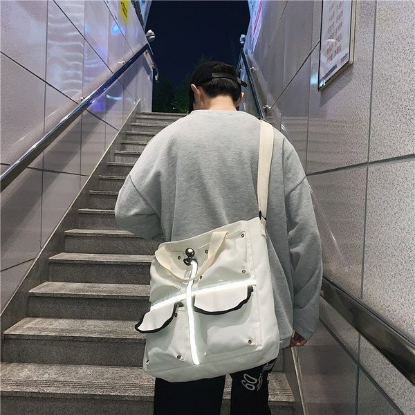 Hétköznapi férfi válltáska