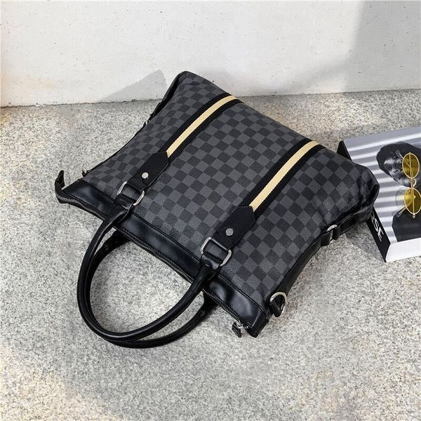 Férfi mindennapi táska hosszú és rövid fülekkel