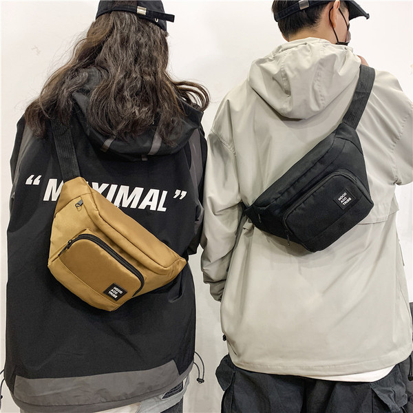 Moderna muška torba sa grbom i patentnim zatvaračem