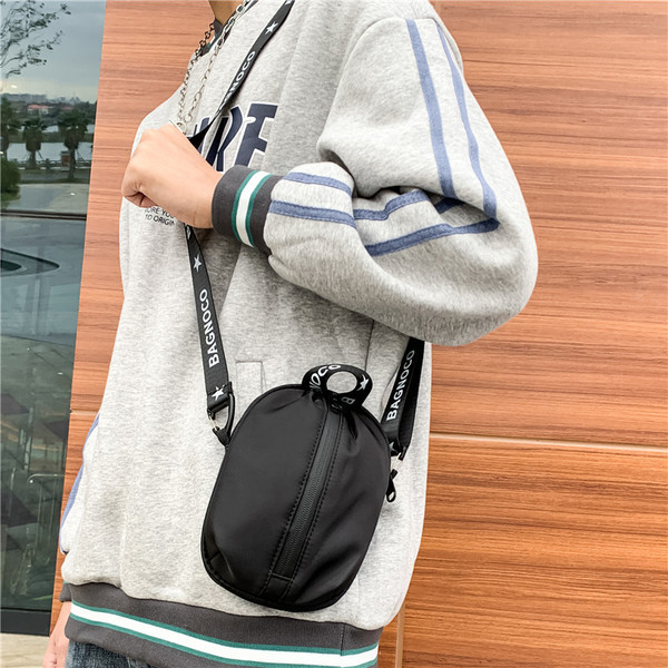 Férfi mindennapi táska cipzárral