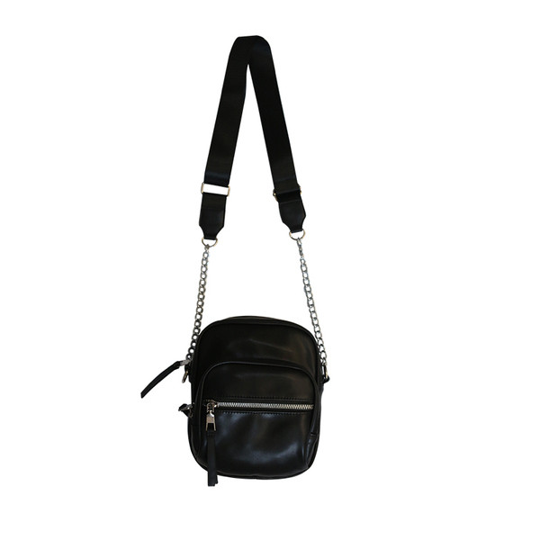 Moodne meeste nahast kott lukuga