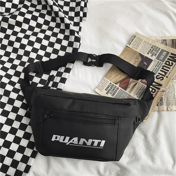 Muška svakodnevna torba sa natpisom i patentnim zatvaračem