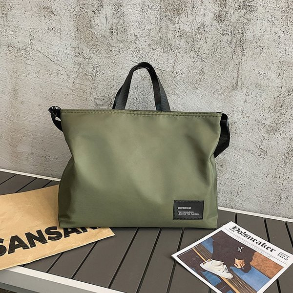 Mindennapi férfi táska laptopnak is megfelelő