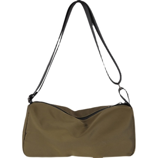 Férfi mindennapi táska hosszú füllel