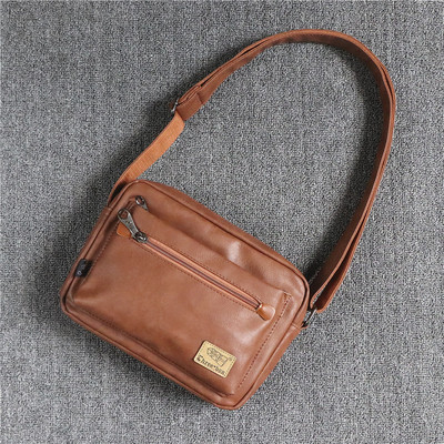 Mustast kunstnahast vabaajakott