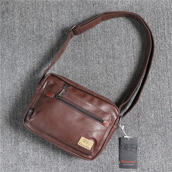 Mustast kunstnahast vabaajakott