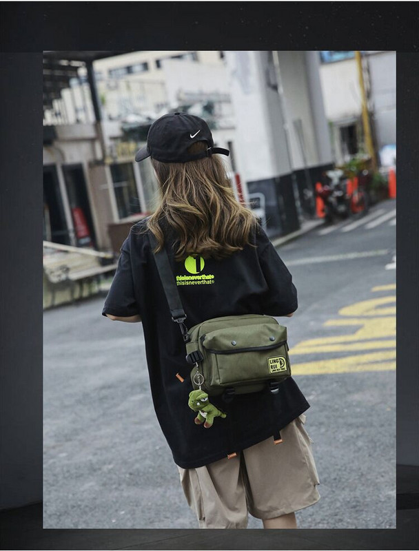 Muška svakodnevna torba u tri boje sa dugom ručkom