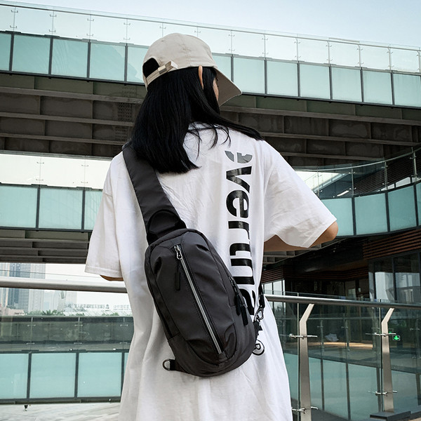 Férfi mindennapi táska cipzárral