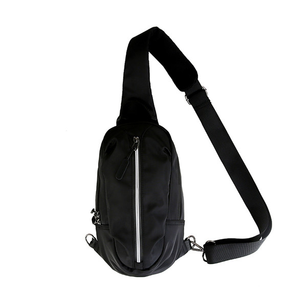 Férfi mindennapi táska cipzárral