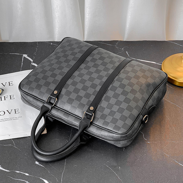 Férfi alkalmi bőrtáska szürke fogantyúval