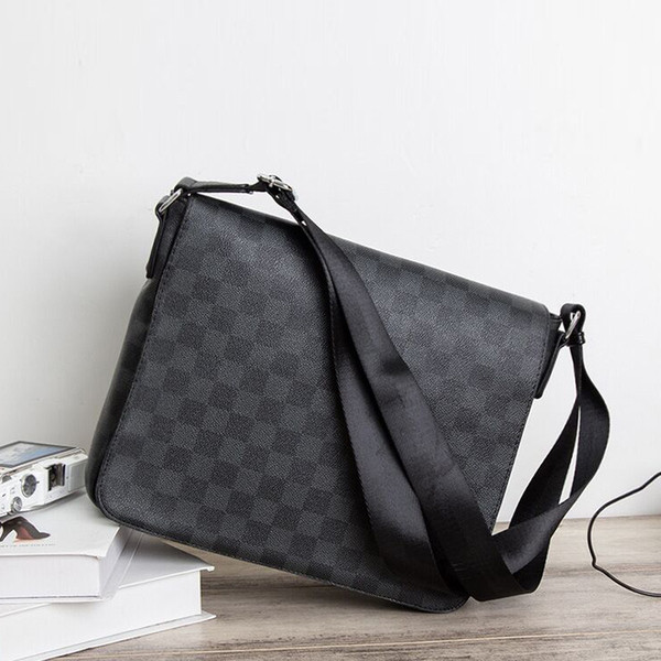 Négyzet alakú női bőrtáska