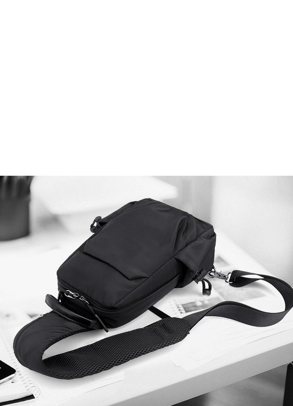 Uue mudeli meeste riidest kott üle ühe õla