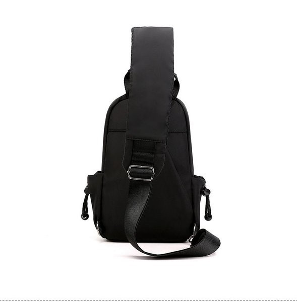 Uue mudeli meeste riidest kott üle ühe õla