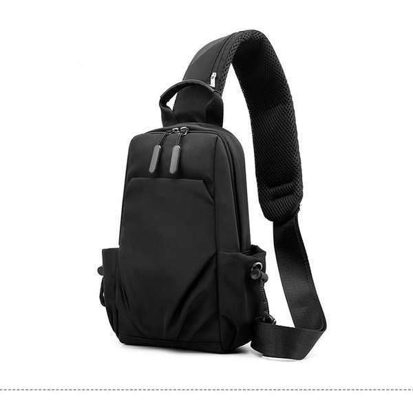 Uue mudeli meeste riidest kott üle ühe õla