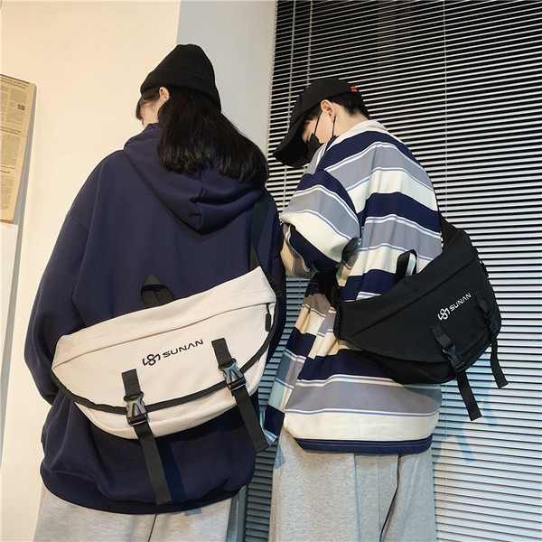 Új modell férfi táska csatokkal és felirattal