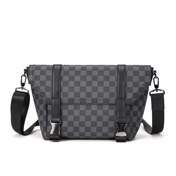 Нов модел мъжка карирана чанта в черен цвят