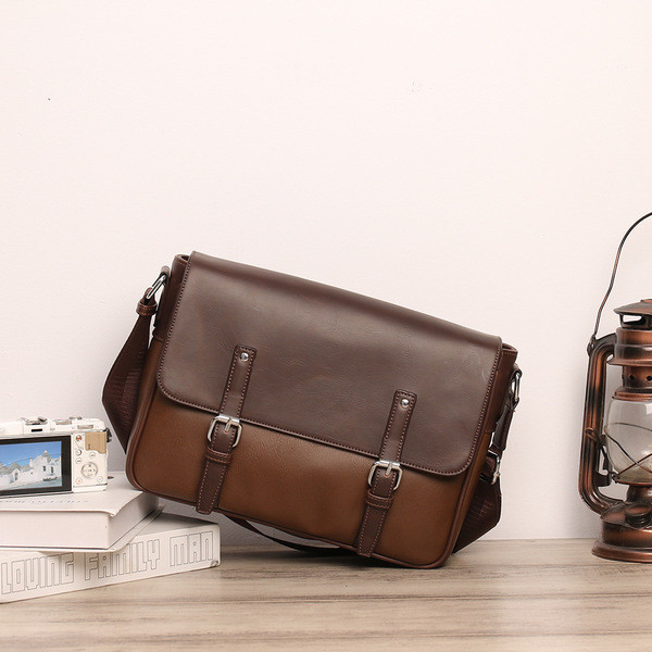 Pruunist kunstnahast vabaaja meeste kott