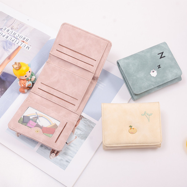 Нов модел дамски портфейл с бродерия -два модела