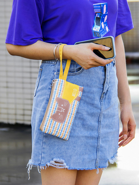 Värvilise mustriga vabaaja tekstiilist rahakott