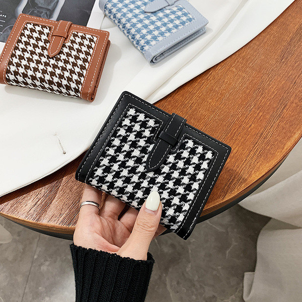 Moodne naiste väike rahakott mitmes värvitoonis