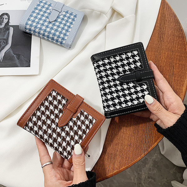 Moodne naiste väike rahakott mitmes värvitoonis