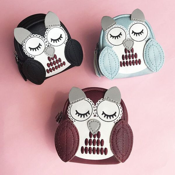 Γυναικείο μοντέρνο πορτοφόλι με τρισδιάστατο στοιχείο σε τέσσερα χρώματα