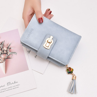 Малък дамски портфейл с метална закопчалка