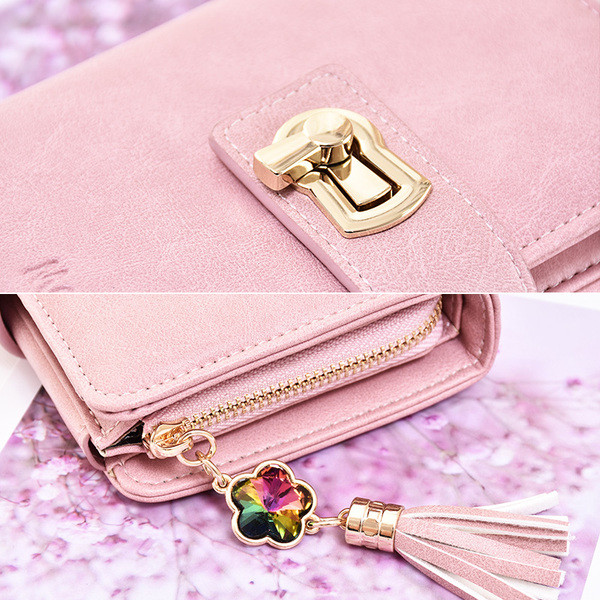 Малък дамски портфейл с метална закопчалка