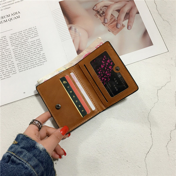 Γυναικείο πορτοφόλι απλό μοντέλο σε διάφορα χρώματα