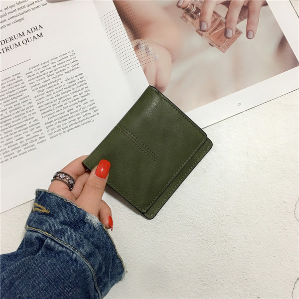 Γυναικείο πορτοφόλι απλό μοντέλο σε διάφορα χρώματα