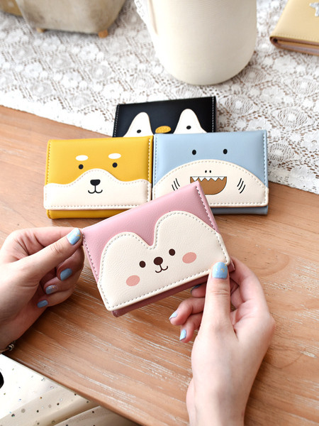 Naiste kunstnahast rahakott aplikatsiooniga