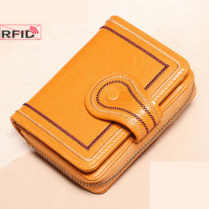 Модерен дамски портфейл с бродерия и джоб за монети