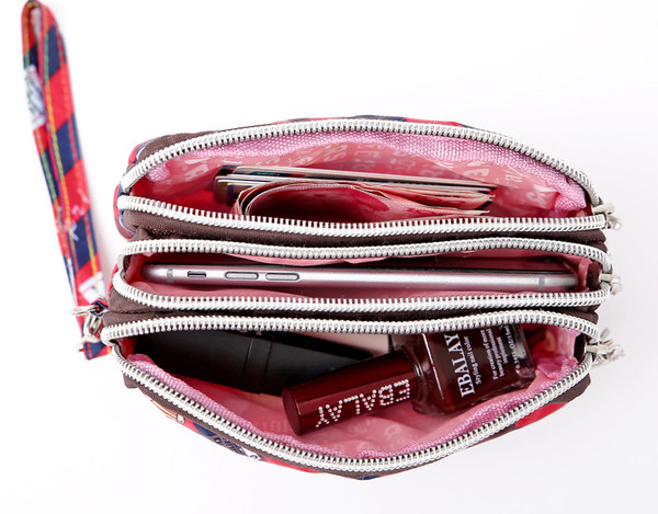 Μικρή γυναικεία τσάντα με φερμουάρ - διαφορετικά μοντέλα