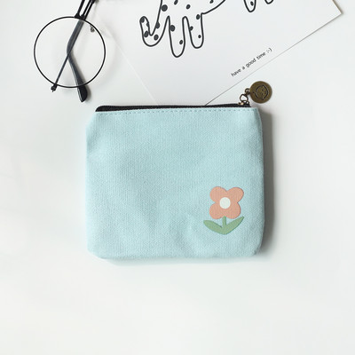 Väike tekstiilist rahakott värvirakendusega