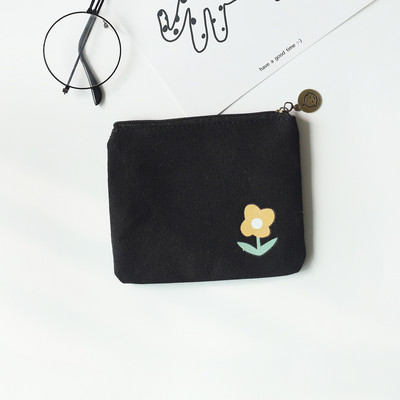 Väike tekstiilist rahakott värvirakendusega