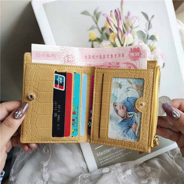 Νέο μοντέλο γυναικείο έκο δερμάτινο πορτοφόλι με μεταλλικό στοιχείο σε διάφορα χρώματα