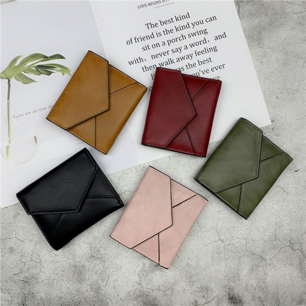 Model običnog novčanika s metalnim kopčanjem