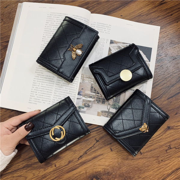 Novi model ženskog kožnog novčanika sa ukrasom u crnoj boji