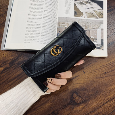 Πορτοφόλι με μεταλλική στερέωση σε μαύρο χρώμα