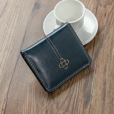 Μοντέρνο έκο δερμάτινο πορτοφόλι σε στυλ ρετρό